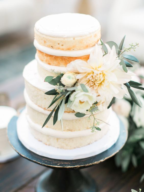Pastel de boda desnudo