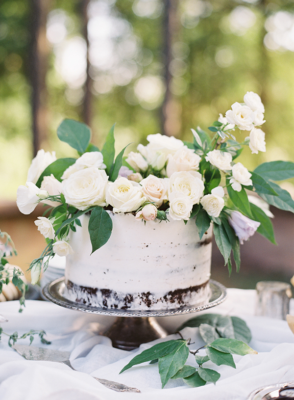 Pastel de Boda Blanco con Rosas