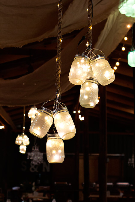 Decora la boda con tarros de cristal y leds