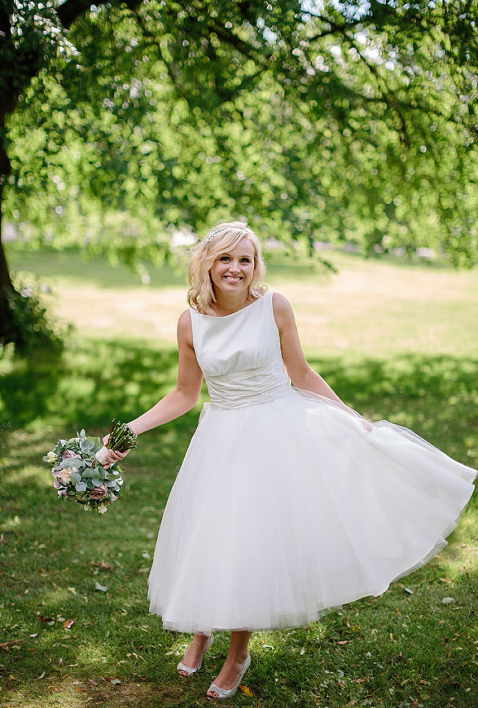 Vestido de novia corto con tul