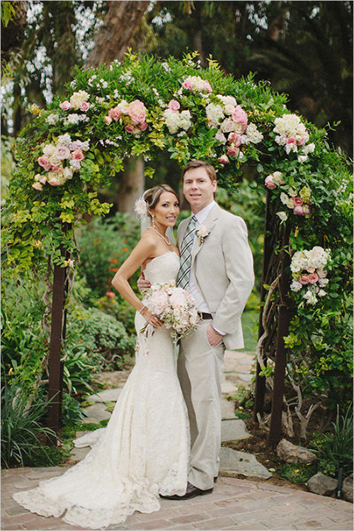 Un arco con rosas |  Ideas para decorar la boda con rosas
