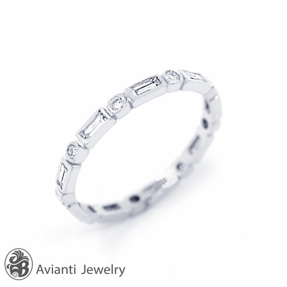 Alianza de boda con diamantes