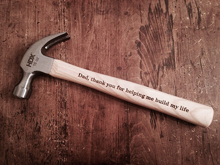 Un martillo personalizado para el papá de la Novia
