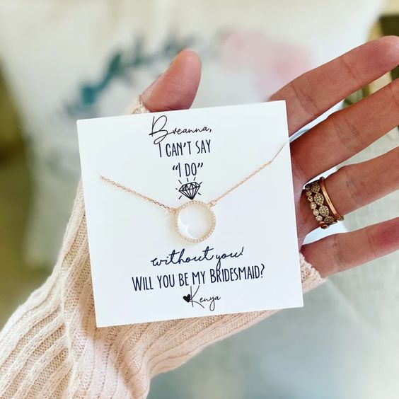 collar de obsequio para damas con pregunta