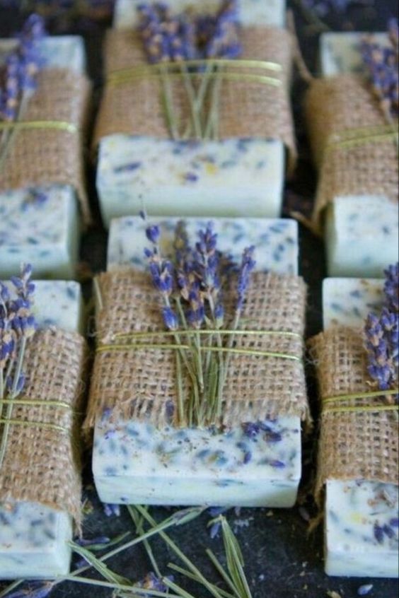 Jabon artesanal de lavanda con yute