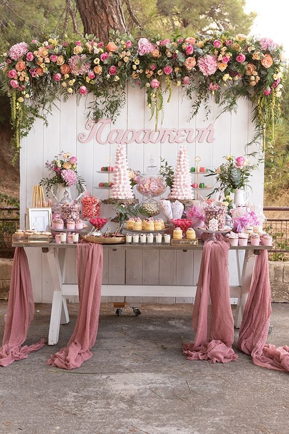 decoración de mesa de dulces para boda